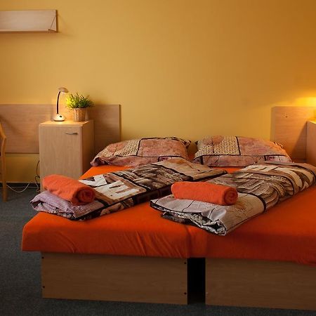 Apartmany Reko Kadan Ngoại thất bức ảnh