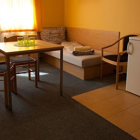 Apartmany Reko Kadan Ngoại thất bức ảnh