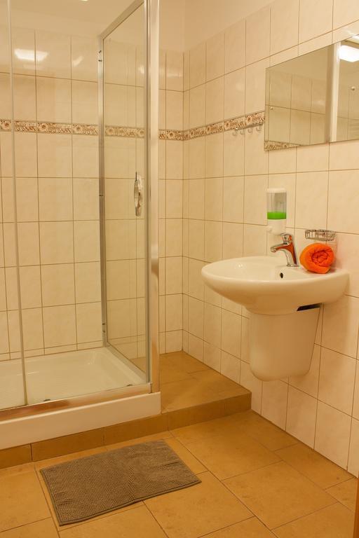 Apartmany Reko Kadan Ngoại thất bức ảnh